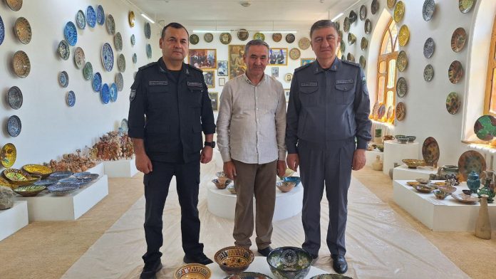 Ichki ishlar vaziri Po‘lat Bobojonov va Milliy Gvardiya qo‘mondoni Rustam Jo‘rayev